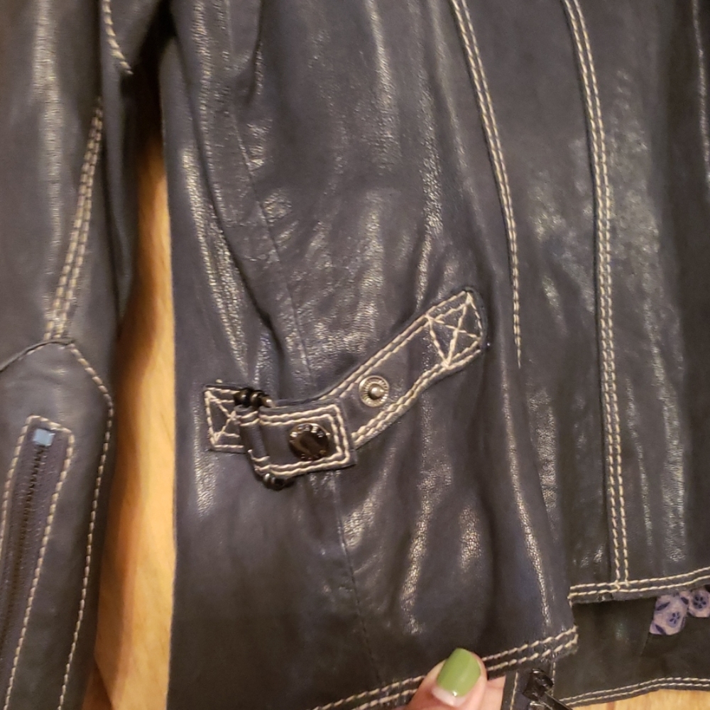 Leather Jacket - Picture 3 of 5